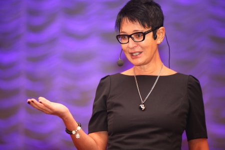 İrina Hakamadadan incilər