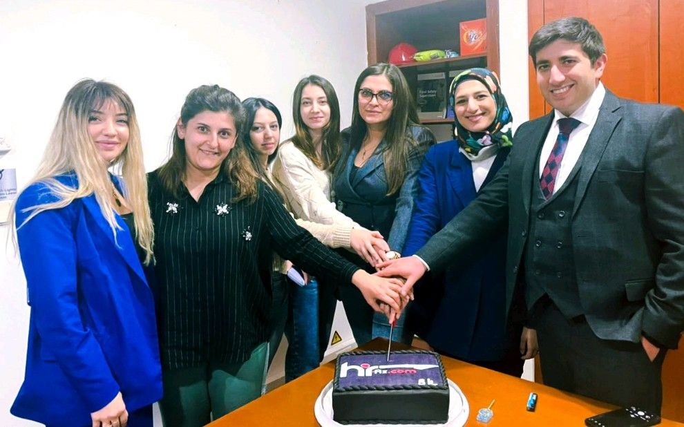 HR-AZ.com - 5 il Sizinlə!